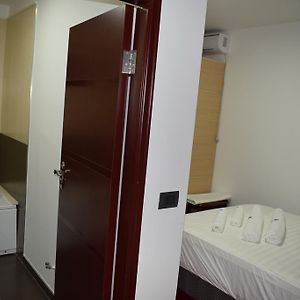 Budget King Room